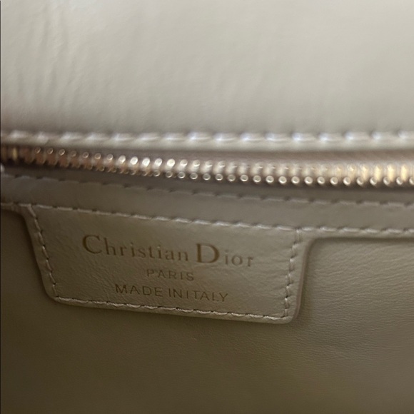 Elegant Taupe Quilted Shoulder Bag - Picture 7 of 9